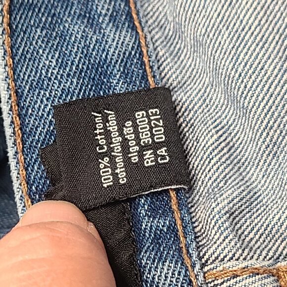 Calvin Klein Mom High Rise Cuffed Jean Shorts - Picture 5 of 7